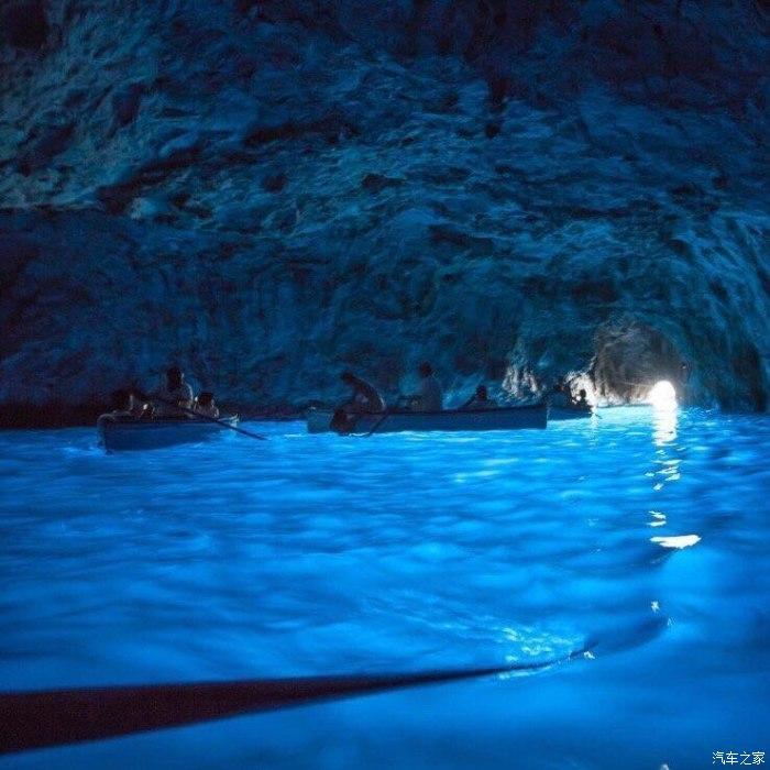 顿涅茨克一处市场遭乌军炮击 造成近60人死伤